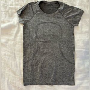 Lululemon Swiftly tech short sleeve tee size 8 in grey